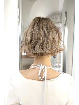 ガガ 心斎橋(GAGA) 韓国/ハイトーンカラー/ワンホンヘア/レイヤーカット/髪質改善