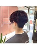 刈り上げマッシュ×パーマ×ワインレッドカラー