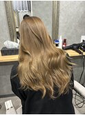 ベージュ