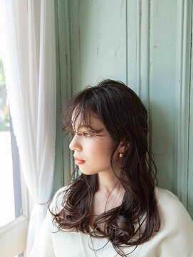 シンシ(Cinci) 無造作ロングヘア