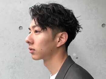 ツーダブルバイフィフス 茶屋町店(WW.. by fifth)の写真/ツイストスパイラルパーマ×センターパートで清潔感あるスタイルに*ショートレイヤーのデザインも◎[梅田]