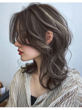 ハーツ(Heart's) ミディアムレイヤー×白髪ぼかしハイライト