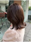 外はねくびれミディアム顔まわりレイヤーブラウンカラー