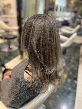 モア 下通店(MORE) グラデーションカラー/グレーカラー