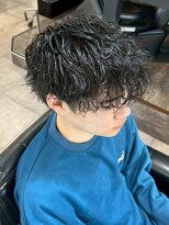 ノッポサン(Noppo3)&nbsp;メンズパーマ ツイストスパイラルパーマ 刈り上げ マッシュ 黒髪