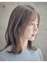 アンドモア(and MORE) 外ハネベージュカラー