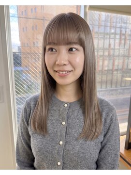 零秒女髪 千里丘店 上品ナチュラルな透明感艶カラーセミロング髪質改善艶髪艶感