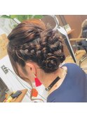 編み込みアップスタイル