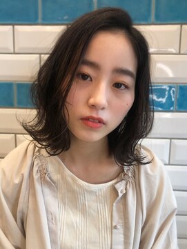 ルームバイシー 新宿(Loom. by Sea) 20代お洒落女子必見♪外ハネくびれミディ