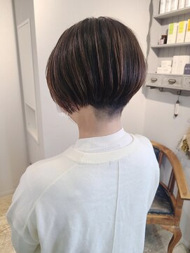 ヘア ケア ディエイチケー(HAIR CARE DHK) コロンとした刈り上げショートボブ