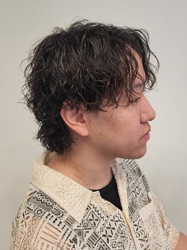 ニアウ 伊勢崎連取店(Niau) センターパートウルフ波巻きツイストスパイラルパーマ