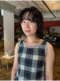 暗髪パーマスタイル