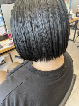 アチーブリス(achieve Liss) 透明感カラー暗めブラック透明感立体感30代40代美シルエット