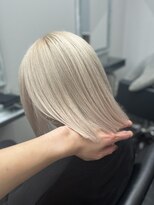 バレ(BALE)&nbsp;ホワイトベージュ/ハイトーンボブ/ブリーチ/滋賀ハイトーン
