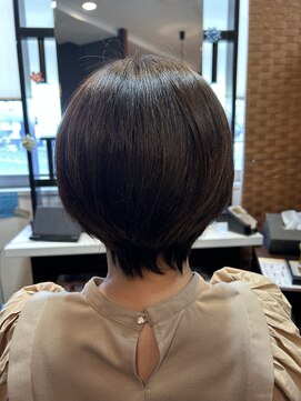 ナゴミノヒトトキ(NAGOMI NO HiTOTOKi) 脱白髪染め、カット