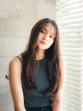 ザシー オモテサンドウ(The C) 小顔に合わせカットフェミニンロングレイヤーメルティーカラー