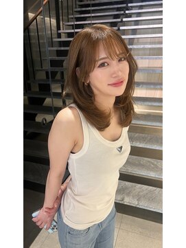 エヌ 大阪梅田茶屋町(enu) 【大阪梅田】オリーブベージュ×韓国風くびれ巻き
