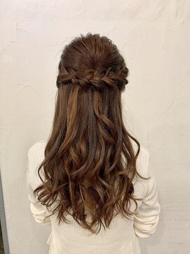 ファム(fam) 編み込みハーフアップ