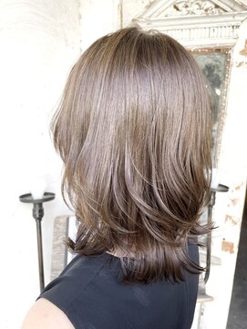 ロイジー(roijir) 【roijir 表参道】ラベンダーグレージュ×小顔ウルフカット