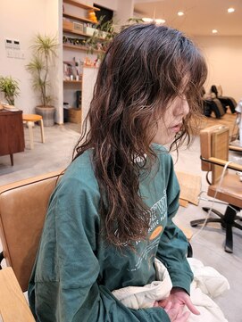 ヨハク(yohak) セミロングウェーブパーマ