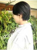 ショートボブ 前上がり 艶感 アッシュ 20代30代 透明感