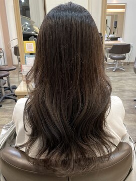 アルターリール(aL ter Rire) 黒髪/クラゲヘアー/オリーブグレー/小顔/ココアベージュ/澤瑞絵