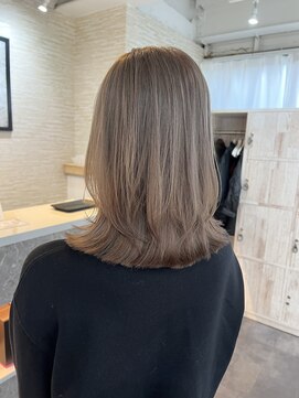 シャイン ヘア ブレンド 二子玉川(Shine hair blend) ミディアム×ミルクティーベージュ