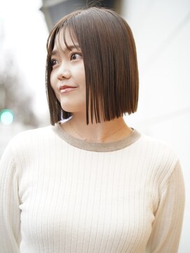 ビュートリアム 福岡(BEAUTRIUM) "ぱつっとした"切りっぱなしボブ【福岡天神】20代30代40代
