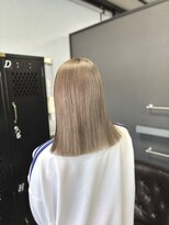 アンビシャス 小作店(ambitious)&nbsp;ハイトーンベージュ×切りっぱなしボブ