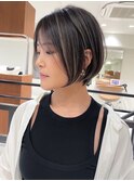 ハイライト白髪ぼかしダブルカラーインナーカラーショートボブ