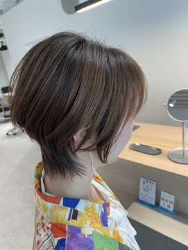 カエラ バイ アメリ(kaela by ameri) 【kaela 仲丸】大人女性にぴったりのウルフショートボブ