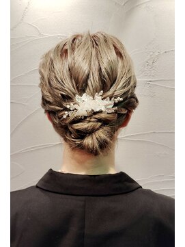 サンジュウナナドシー 大宮東口店(37.0℃) 大宮人気◎ゆるふわシニヨンヘアセット