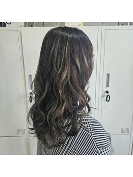 グランデュール 焼津店(GRANDEUR) 【透明感◎】ナチュラルハイライトでツヤ感ロング
