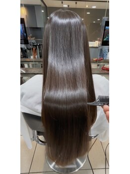 ファイブヘアーブティック(FIVE HairBoutique)の写真/【質感矯正】で素髪を綺麗に！後ろ姿が10歳若く見える、うる艶な質感をぜひ♪【ミネコラ/oggiotto】