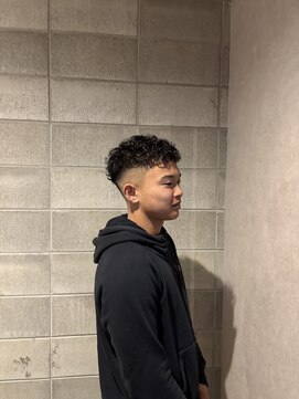 ワンワンオー バーバーショップ コンチネンタル(@110 BARBER SHOP continental) フェード