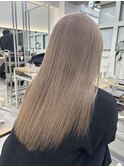 やわらか透明感のミルクティーベージュ 《村田》