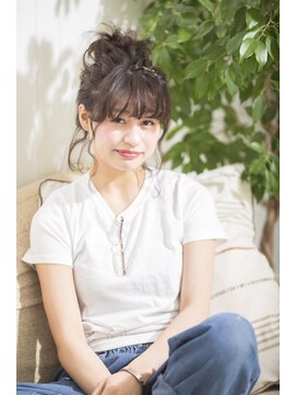 ケンジ 平塚 アネッタ(KENJE annetta) 大好評★ルーズなお団子アレンジ