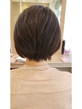 アッシュ 等々力店(Ash) 小顔ショートボブ