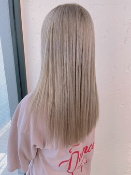 ボックスミコ(Box mico.) 明るめミルクティベージュ透明感カラー(ダメージレスブリーチ)