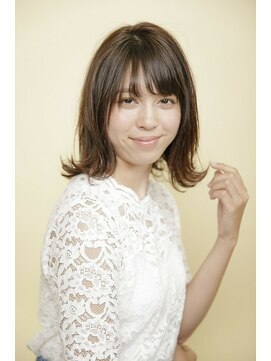 アフロディーテ ギンザ 秋葉原店(APHRODITE GINZA) ミディアム/デザインカラー/シルキーベージュ/斜めバング/秋葉原