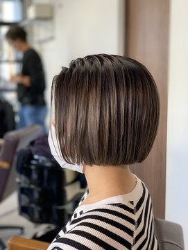 メル(Mel) ☆グレージュ☆ボブ☆前下がり☆ショート☆ダークアッシュ☆