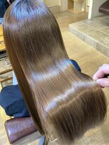 ヴァンクシー バイ ルナ(VANKCY by Luna) ミディアムヘア グレージュカラー シルキーベージュ 斜めバング