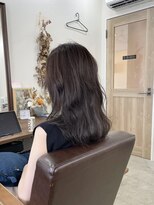 ホンネ(honne.)&nbsp;グレーベージュ×セミロング