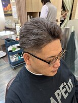 銀座マツナガ 浅草店 ローフェードツーブロックシルバーメッシュ刈り上げ