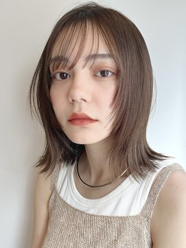 ローネス(LONESS) ぱつっとしたカットにフェイスレイヤーでおしゃれに◎