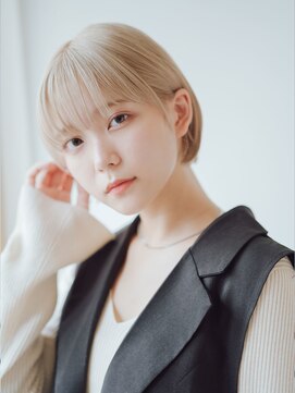 アン グラン(en gran) 大人耳掛けハイトーンショートヘア前髪あり【20代30代40代50代】