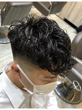 グルーマーズトウキョウ 渋谷店(GROOMER/S TOKYO) スペインカール　【ハードパーマ　ツイストスパイラル】バーバー