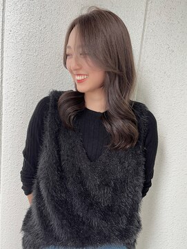 ミノリ(Minori) ミディアムレイヤー×グレージュ