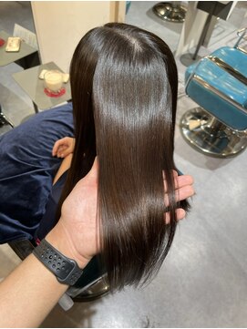 リラエ(Lyrae) 縮毛矯正/髪質改善/美髪カラー/トリートメント【大阪/西梅田】