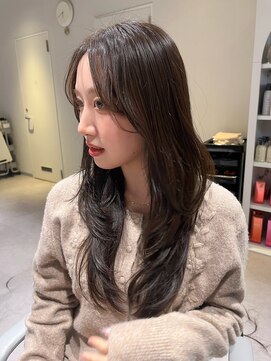 アム(amu) ハッシュカット/透明感ベージュ/ロングレイヤー